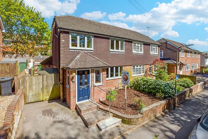 3 Bedroom Semi Detached House For Sale In Maidstone Road, Lenham, Maidstone, Kent, ME17