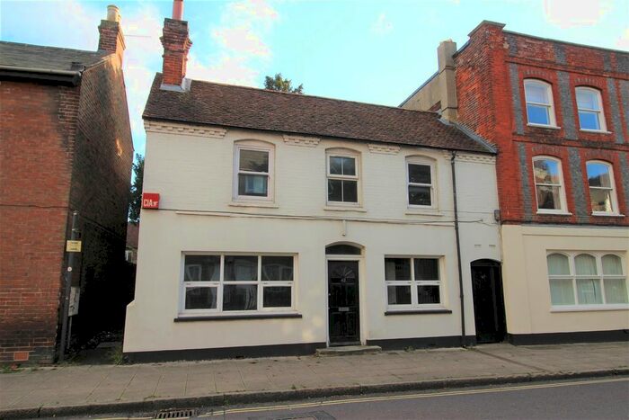 2 Bedroom Flat To Rent In East Street, Havant, Hants, PO9