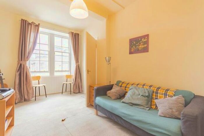 1 Bedroom Flat To Rent In Buccleuch Street, Edinburgh, EH8