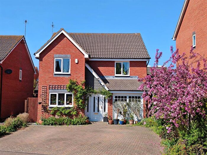 4 Bedroom Detached House For Sale In Melford Close, Corby, NN18