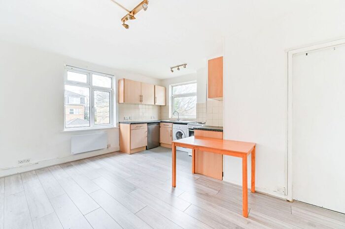1 Bedroom Flat For Sale In St Augustines Avenue, South Croydon, CR2