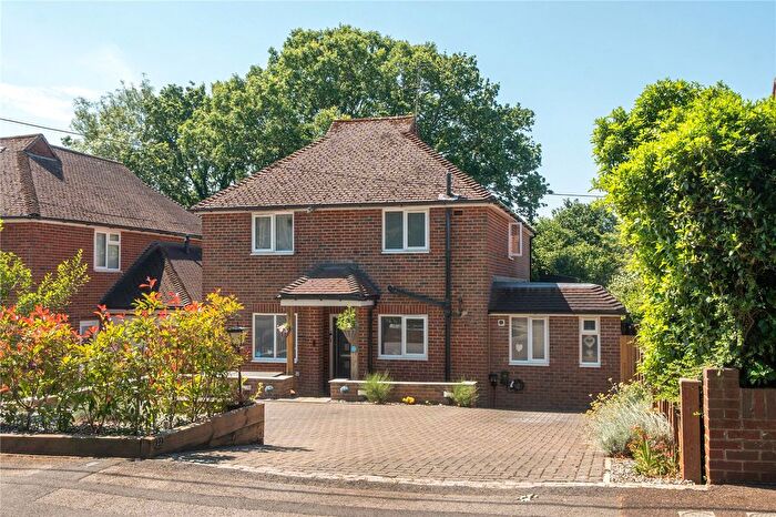 4 Bedroom Detached House For Sale In Oak Tree Road, Milford, Godalming, Surrey, GU8