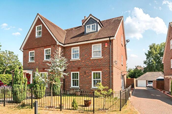 3 Bedroom Semi Detached House For Sale In Moorlands Road, Verwood, BH31