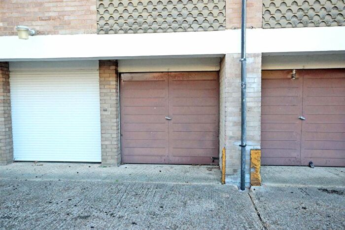 2 Bedroom Apartment For Sale In St. Michaels Road, Bedford, Bedfordshire, MK40