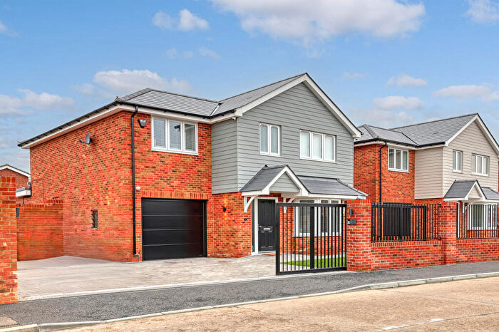 4 Bedroom Detached House For Sale In Aldria Road, Stanford-le-Hope, Essex, SS17