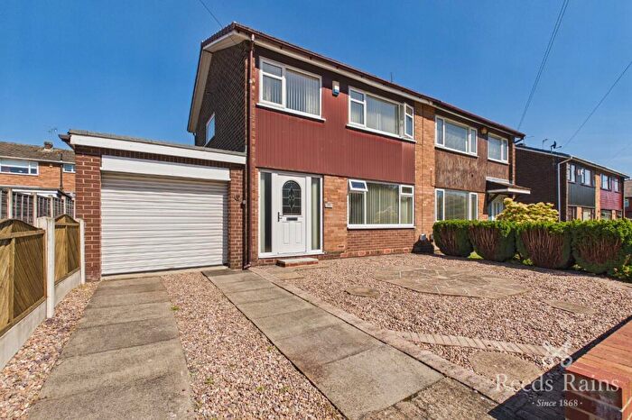 3 Bedroom Semi-Detached House For Sale In Park West, Rothwell, Leeds, West Yorkshire, LS26