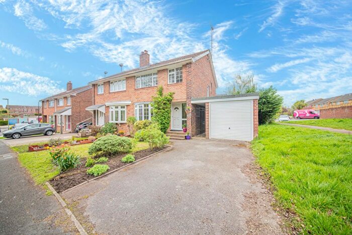 3 Bedroom Semi-Detached House For Sale In Selhurst Way, Fair Oak, Eastleigh, SO50