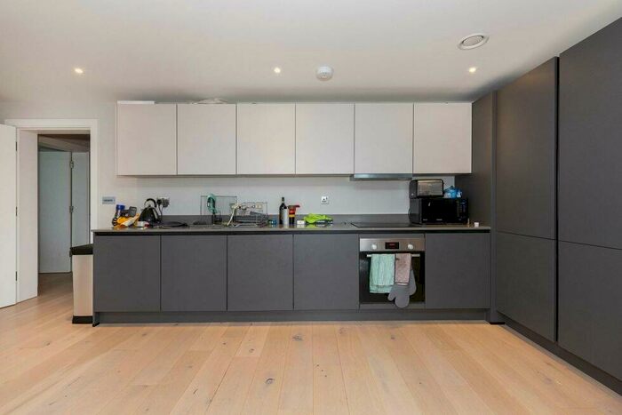 2 Bedroom Flat To Rent In Tottenham Lane, Crouch End, N8