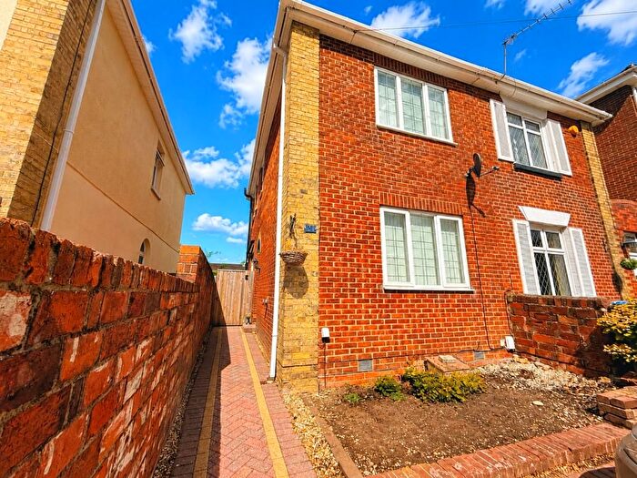 2 Bedroom Semi-Detached House To Rent In Millbrook Road East, Southampton, Hampshire, SO15