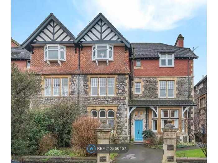 2 Bedroom Flat To Rent In Downleaze, Stoke Bishop, Bristol, BS9