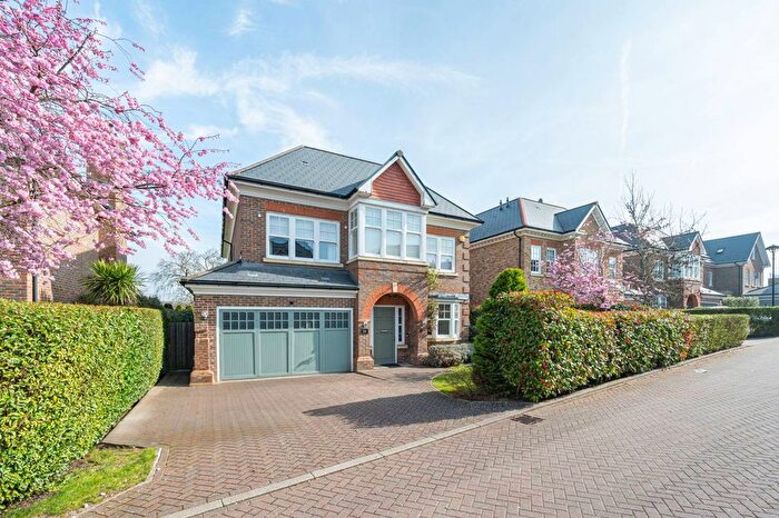 5 Bedroom Detached House To Rent In Marian Gardens, Bromley, BR1