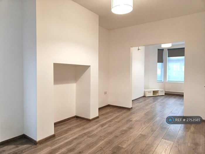 3 Bedroom Terraced House To Rent In Burton Avenue, Doncaster, DN4