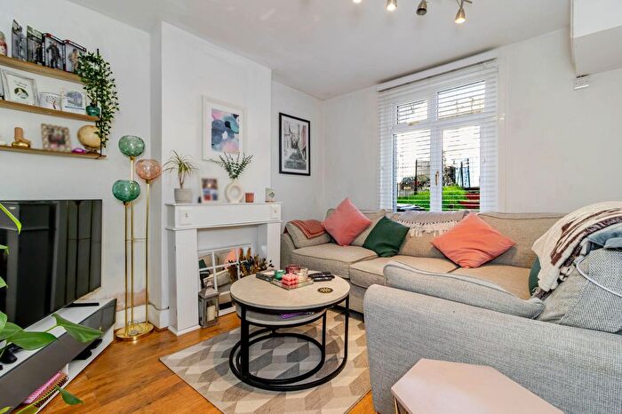 2 Bedroom Maisonette For Sale In Godstone Road, Whyteleafe, CR3