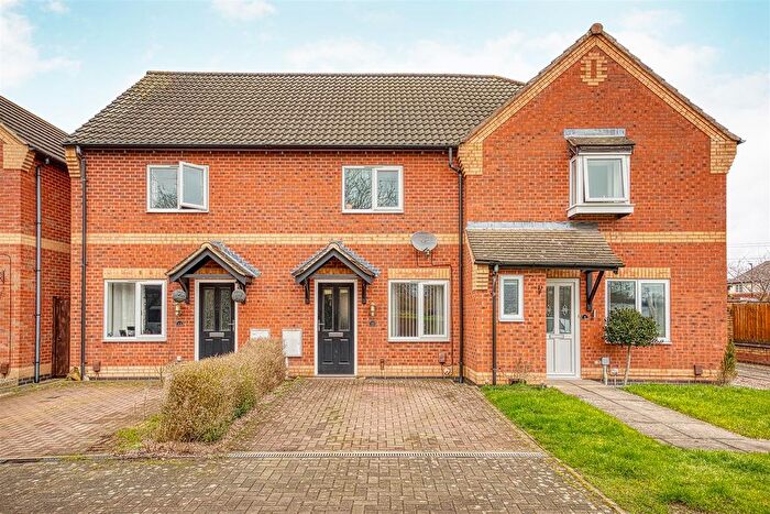 2 Bedroom Town House For Sale In Stornoway Close, Stenson Fields, Derby, DE24