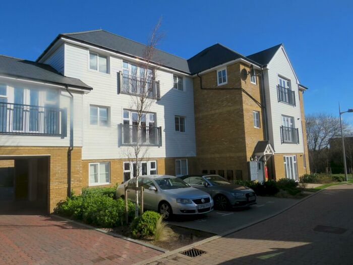 2 Bedroom Apartment To Rent In Holmbush Drive, Faygate, RH12
