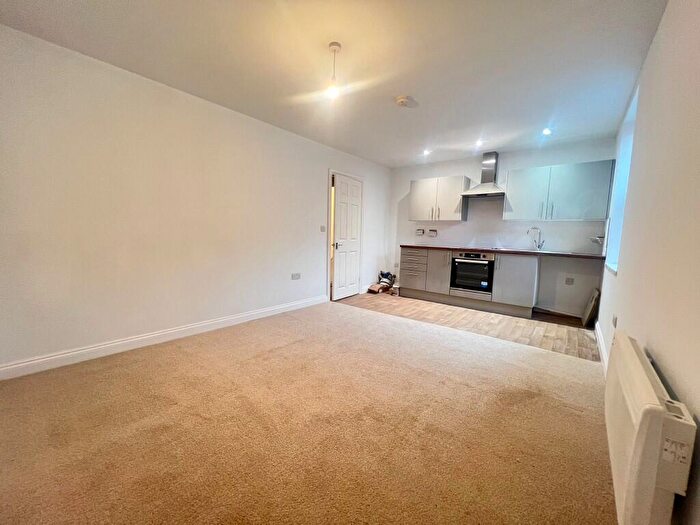 3 Bedroom Flat To Rent In Stonebridge, Darlington, County Durham, DL1