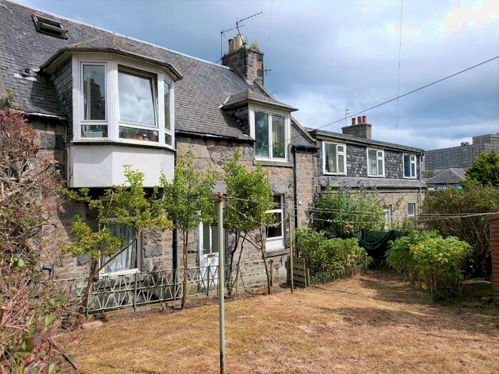 3 Bedroom Flat To Rent In George Street, The City Centre, Aberdeen, AB25