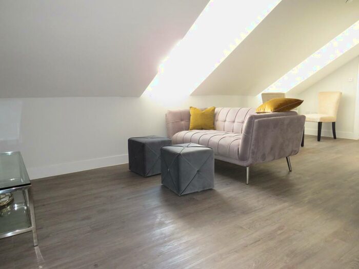 1 Bedroom Flat To Rent In Church Street, Yeovil, BA20