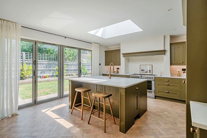 3 Bedroom Bungalow For Sale In Newbridge Way, Pennington, Lymington, SO41