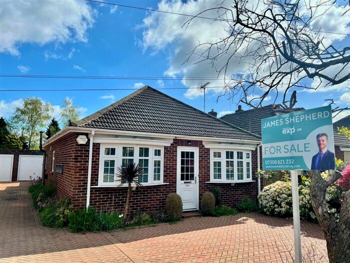 3 Bedroom Detached Bungalow For Sale In Wigmore Road, Rainham, Kent, ME8