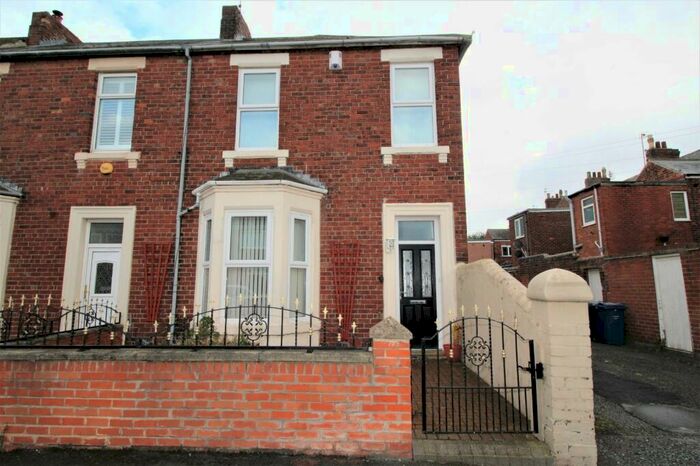 3 Bedroom End Of Terrace House To Rent In North View, Jarrow, Tyne And Wear, NE32