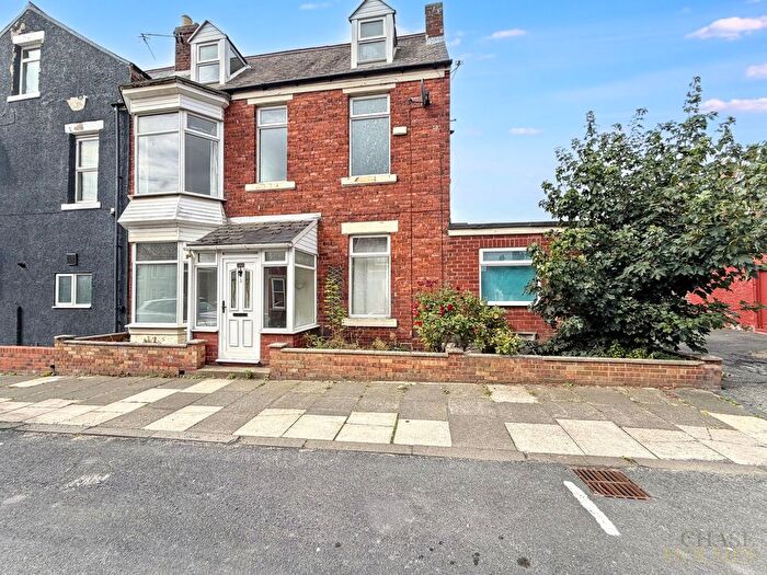 3 Bedroom End Terrace House For Sale In Roman Road, South Shields, NE33