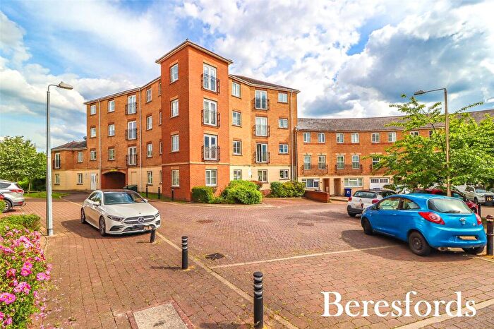 2 Bedroom Apartment For Sale In Ulverston, Purfleet, RM19
