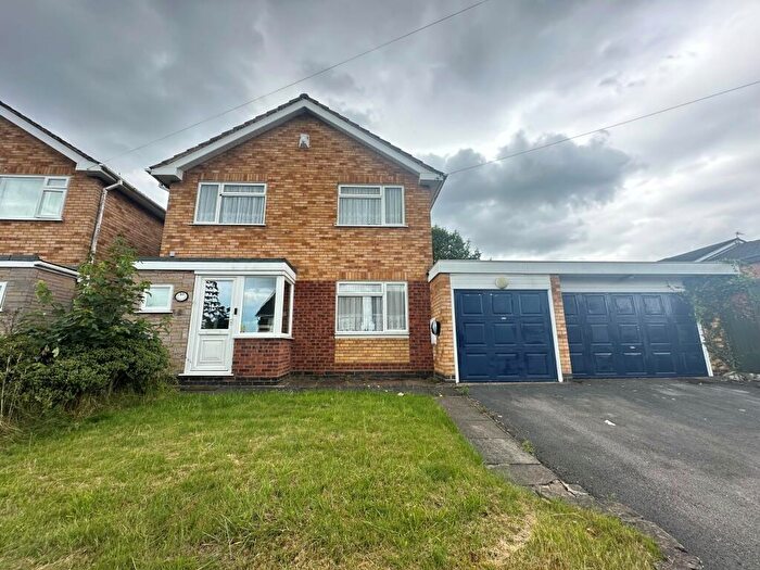 4 Bedroom Semi-Detached House To Rent In Westacre Gardens, Stechford, B33