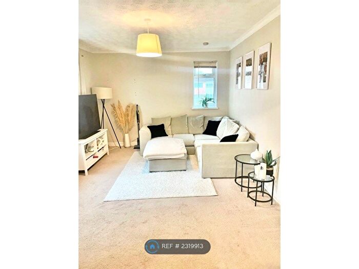 1 Bedroom Flat To Rent In Abbotswood, Yate, Bristol, BS37