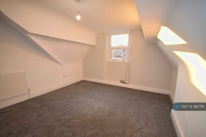 2 Bedroom Flat To Rent In Alexandra Road, Prenton, CH43