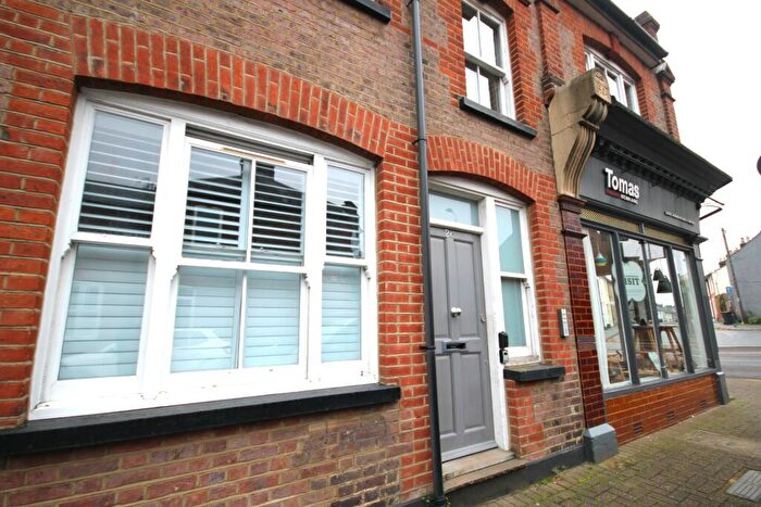 1 Bedroom Flat To Rent In C Etna Road, St. Albans, Hertfordshire, AL3