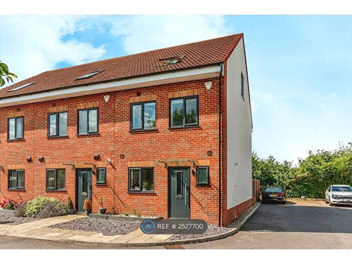 4 Bedroom End Of Terrace House To Rent In Litfield Court, Bristol, BS13