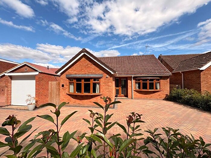 3 Bedroom Bungalow For Sale In The Greenway, Daventry, Northamptonshire, NN11