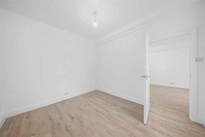 2 Bedroom Flat To Rent In Edgware Road, London, W2