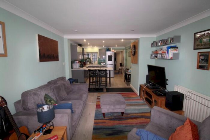 2 Bedroom Flat To Rent In Camberwell Road, London, SE5