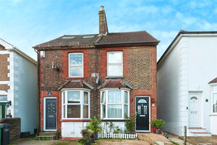 2 Bedroom Semi-Detached House For Sale In Earlswood Road, Redhill, Surrey, RH1