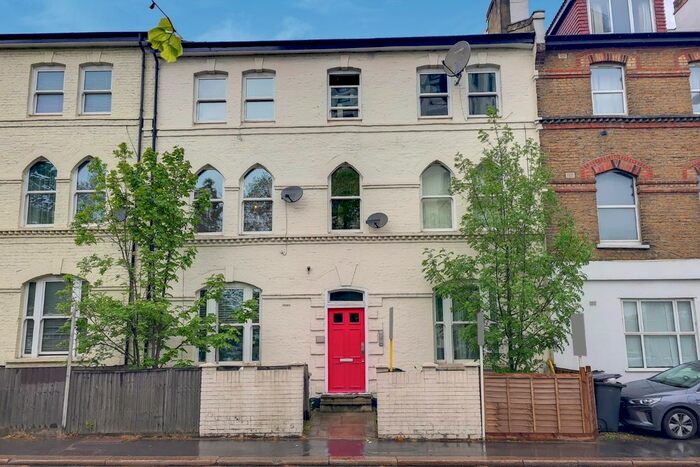 1 Bedroom Flat To Rent In Penge Road, London, Greater London, SE25