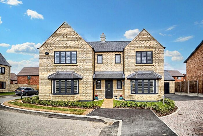 5 Bedroom Detached House For Sale In Vickers Court, Shackleton Village, CV37