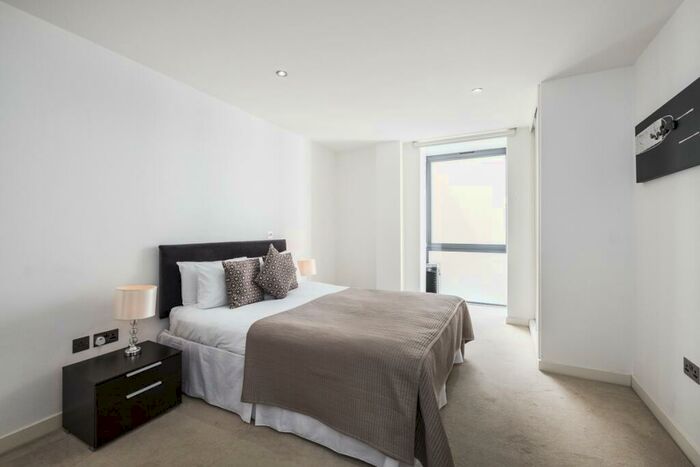 2 Bedroom Apartment To Rent In Alie Street, Epc:B, E1