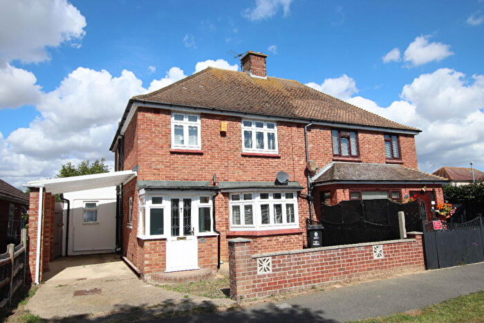 3 Bedroom Semi Detached House For Sale In Bedford Road, Holland On Sea, CO15