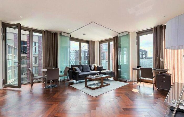 1 Bedroom Flat To Rent In New Union Square, Capital Building, Embassy Gardens, London, SW11