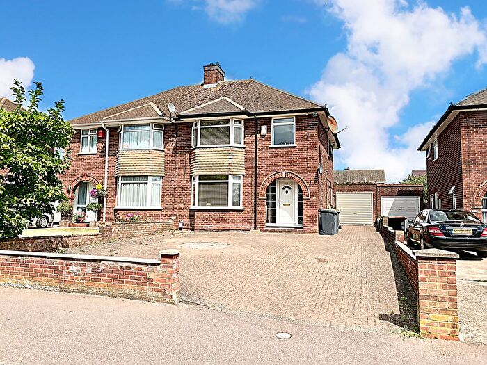 3 Bedroom Semi-Detached House To Rent In Putnoe Street, Bedford, MK41