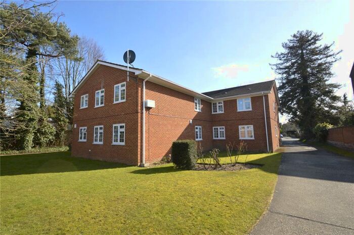 2 Bedroom Apartment To Rent In Grove Court, Bath Road, Maidenhead, Berkshire, SL6