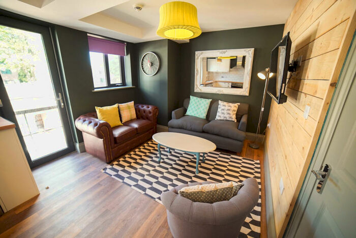 5 Bedroom Apartment To Rent In Apartment, Mary Morris House, Shire Oak Road, LS6
