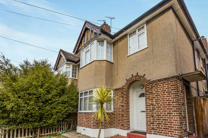 2 Bedroom Flat To Rent In Ethelbert Close, Bromley, BR1