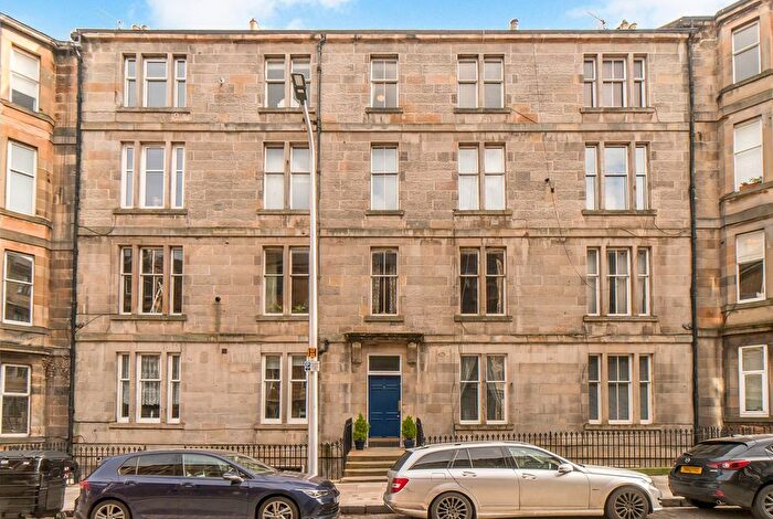 2 Bedroom Flat For Sale In Leslie Place, Stockbridge, Edinburgh, EH4