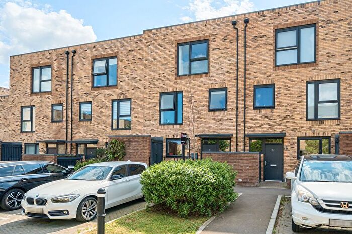 4 Bedroom Terraced House To Rent In Ballast Road, Erith, DA8