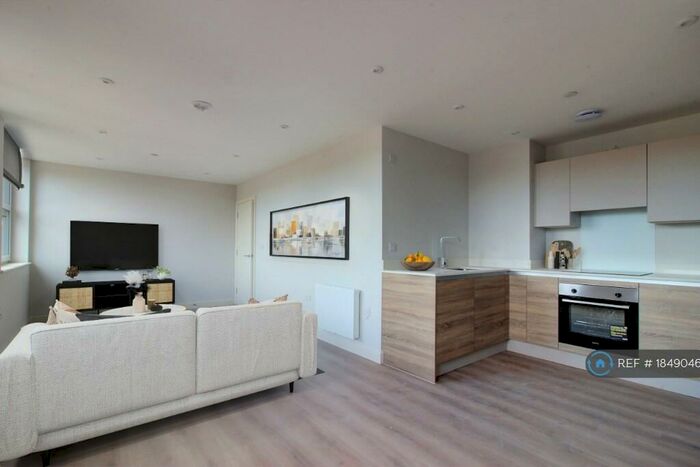 2 Bedroom Flat To Rent In Richmond Hill, Bournemouth, BH2