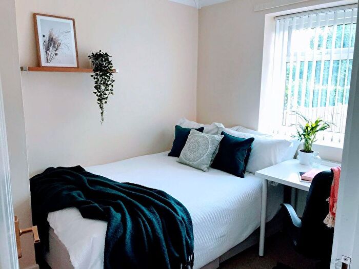 5 Bedroom Semi-Detached House To Rent In Meadow Road, Newport, TF10