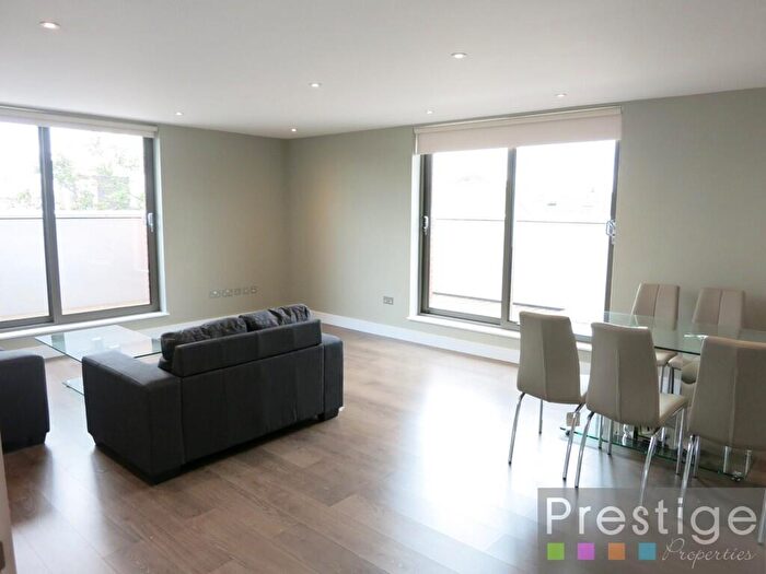 3 Bedroom Apartment To Rent In Regent Court - Dowsett Road, London, N17